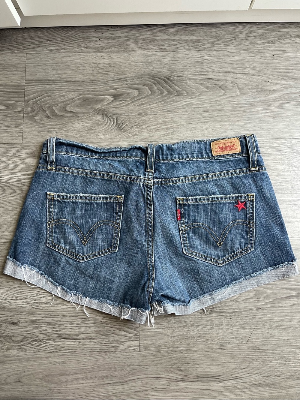 Y2K Levi’s denim mini shorts